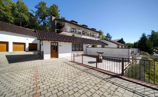 Fotografie nemovitosti - Apartmán + 2 garáže, Bavorská Ruda, Německo