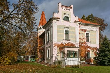 Ojedinělá secesní vila v Horní Bříze, Plzeň - sever