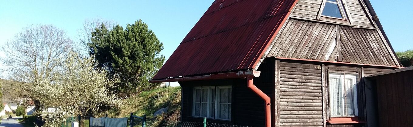 Pozemek s chatou + elektřinou, 700 m2, Nebílovy, Plzeň - jih