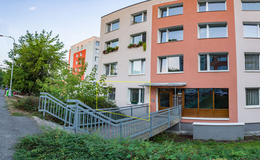 Fotografie nemovitosti - 3+1+lodžie, zvýšené přízemí,  Králův Dvůr, okr. Beroun