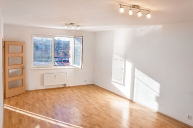 Byt 2+kk+ balkon a parkovací stání, Květná ul., Plzeň - Doudlevce