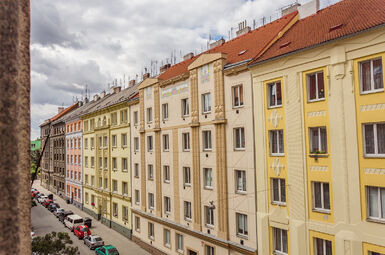 Cihlový byt 2+kk, 4.p s výtahem  a velký sklep, Plzeň - Bory