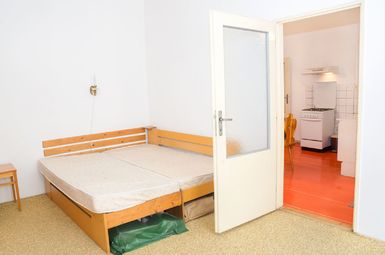 Cihlový byt 2+kk, 4.p s výtahem  a velký sklep, Plzeň - Bory