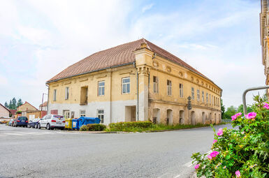Prodej objektu, Město Touškov