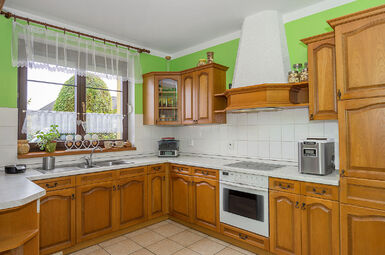 kuchyně s myčkou "60", el.troubou, el.deskou, digestoří