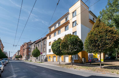 Plzeň, Sladkovského 61
