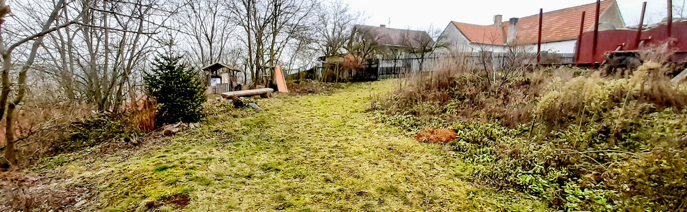 příjezd k parcele ze silnice