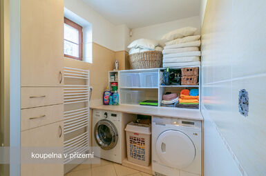 Dům 4+kk s garáží, pergolou, zahradou, Štěnovice