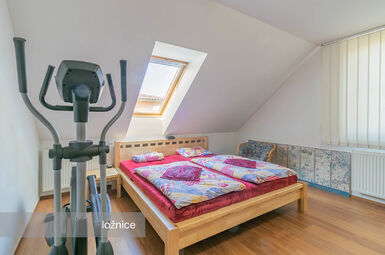 Dům 4+kk s garáží, pergolou, zahradou, Štěnovice