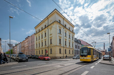 Plzeň, Houškova 18