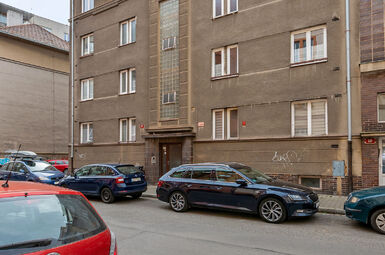 Byt 2+1 a garáž, Plzeň, Zámečnická 17
