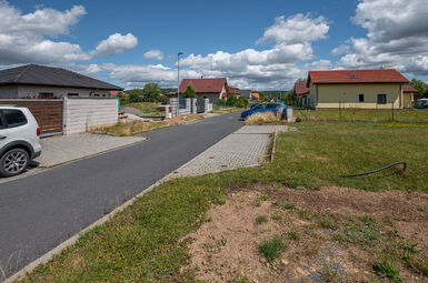 příjezdová cesta