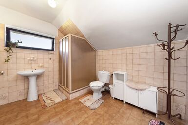 Patrový dům s garáží, balkonem, zahradou, Spálené Poříčí, Plzeň-jih
