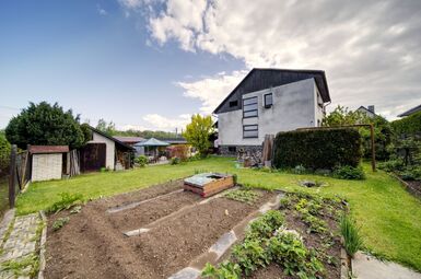 Patrový dům s garáží, balkonem, zahradou, Spálené Poříčí, Plzeň-jih