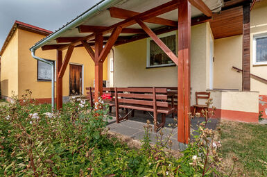 Dům s garáží, dílnou, terasou, parcela 1.070m2 , Rybník, okr. Domažlice