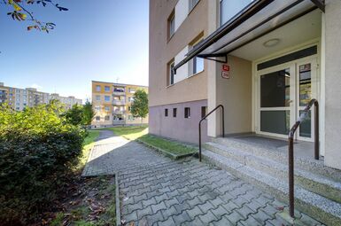 Byt 3+1+lodžie, 4.np, Komenského, Bolevec