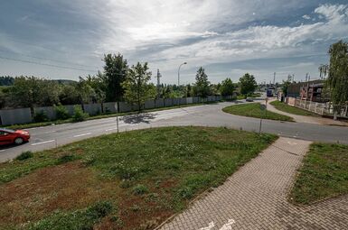 Příjezdová cesta, Jateční ulice