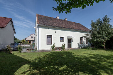 Rodinný dům 3+1, velká půda, parcela 446 m2, Staňkov