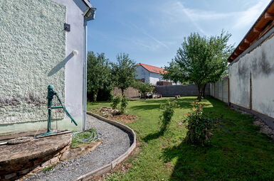 Rodinný dům 3+1, velká půda, parcela 446 m2, Staňkov