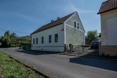 Rodinný dům 3+1, velká půda, parcela 446 m2, Staňkov