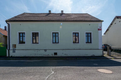 Rodinný dům 3+1, velká půda, parcela 446 m2, Staňkov