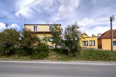 Dvougenerační dům se zahradou, garáží, dílnou, Útušice, Plzeň - jih