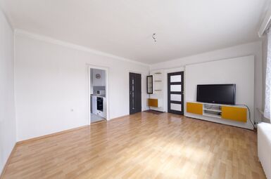 Přízemí  -  pokoj