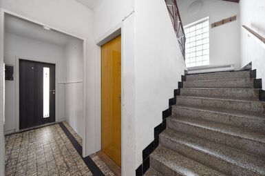 schodiště do patra