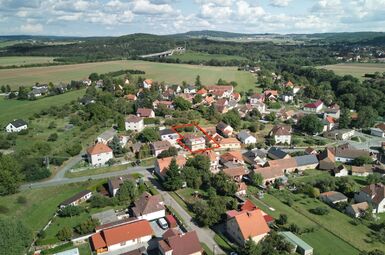 Dvougenerační dům se zahradou, garáží, dílnou, Útušice, Plzeň - jih