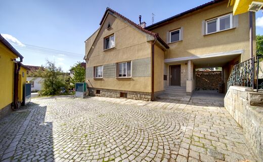 Fotografie nemovitosti - Dvougenerační dům se zahradou, garáží, dílnou, Útušice, Plzeň - jih