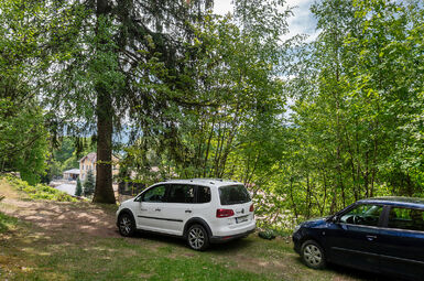 Parking přímo před chatou