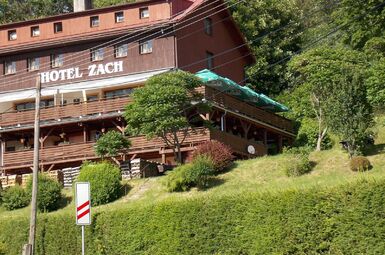 Hotel Zach u vlakové zastávky