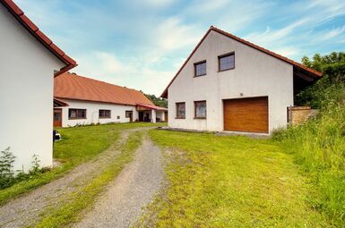 Vyjímečný objekt - soubor 3 budov, Víska u Nepomuka, Plzeň - jih