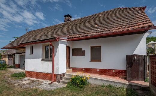 Fotografie nemovitosti - Přízemní chalupa,dům + garáž, Roupov, Plzeň - jih
